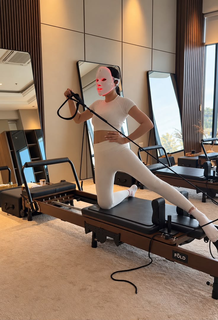 LED MASK + REFORMER PILATES